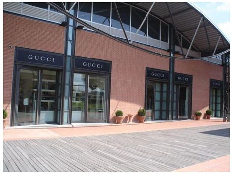 prada outlet rome|florence factory outlet.